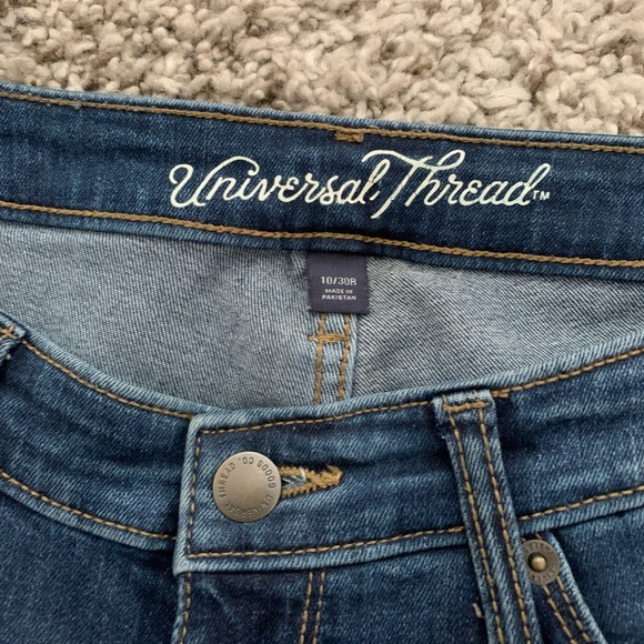 Universal Thread Mid-Rise Curvy Skinny Jeans - Picture 2 of 5